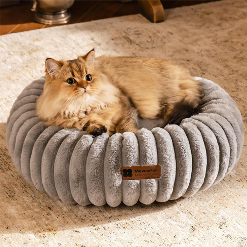 Donut cat bed